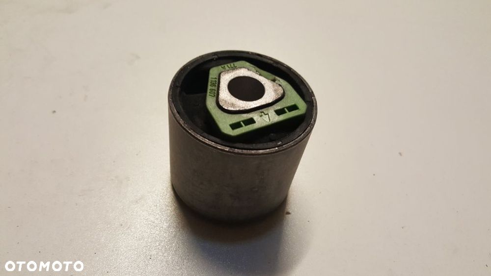 TULEJA WAHACZA Lewy /Prawy  PRZÓD tylna 58 mm  BMW 7/E32 8/E31 86-99 ROK  Z-9315,31121136607 - 1