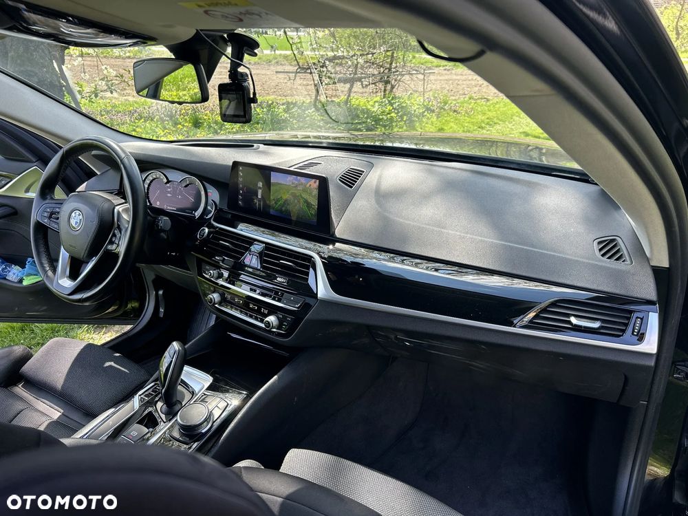 BMW Seria 5 520d xDrive Sport Line - 12