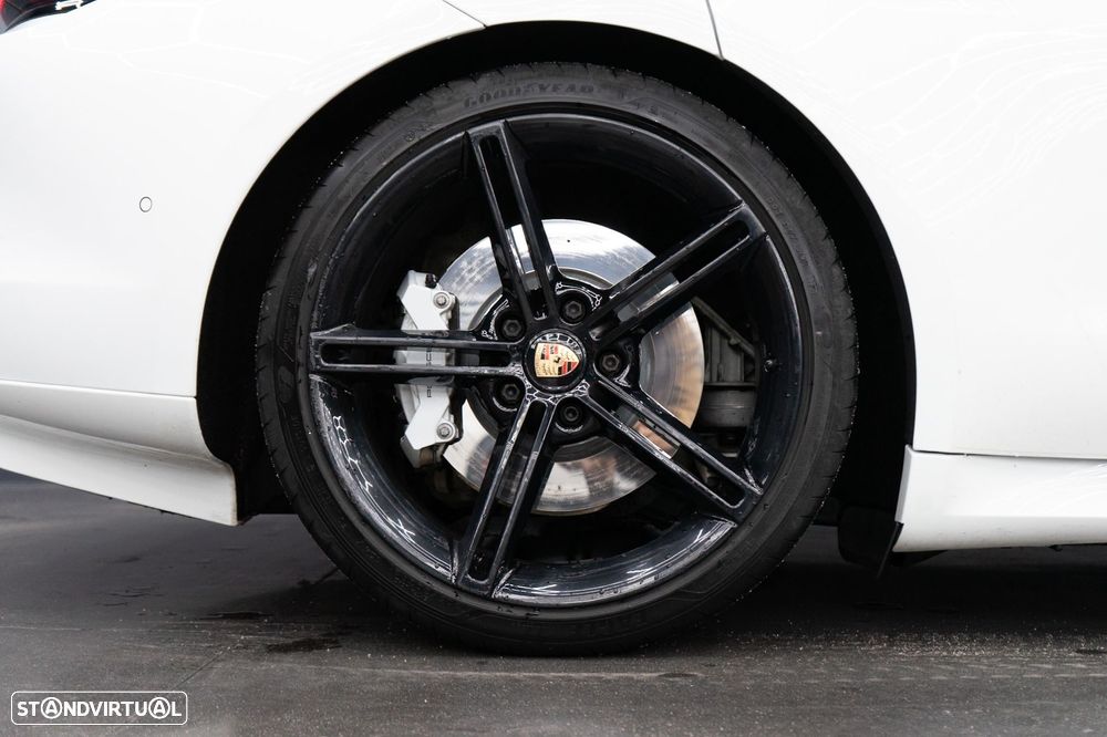 Porsche Taycan Turbo - 14