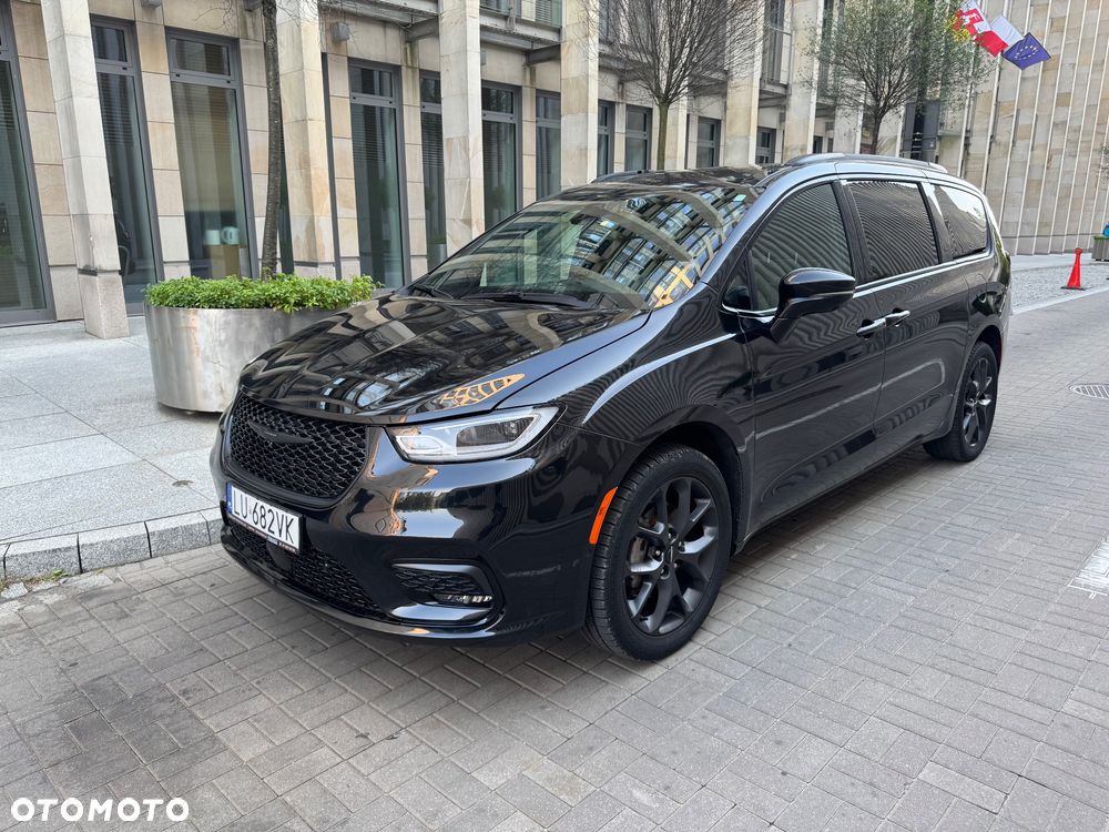 Chrysler Pacifica - 4