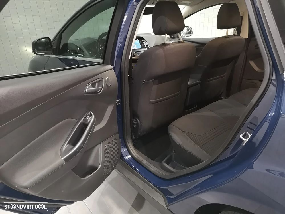 Ford Focus SW 1.5 TDCi EcoBlue Business Aut. - 10