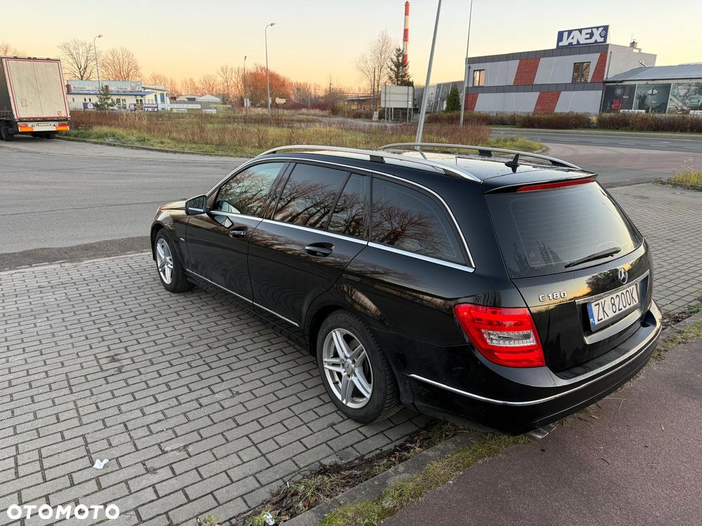 Mercedes-Benz Klasa C 180 CGI Automatik BlueEFFICIENCY Elegance - 14