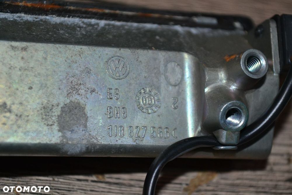 VW GOLF IV BORA KOMBI KLAMKA TYLNA KLAPY BAGAŻNIKA 1J0827566C - 3