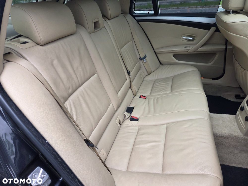 BMW Seria 5 520d - 22
