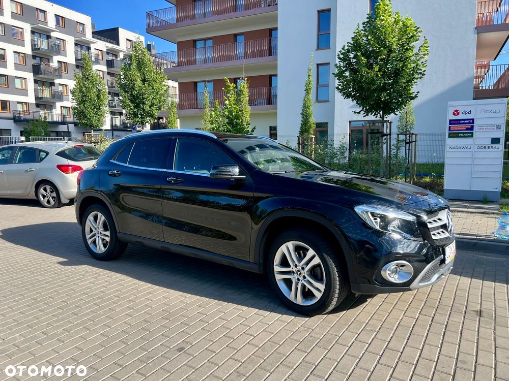 Mercedes-Benz GLA 250 4Matic 7G-DCT - 3