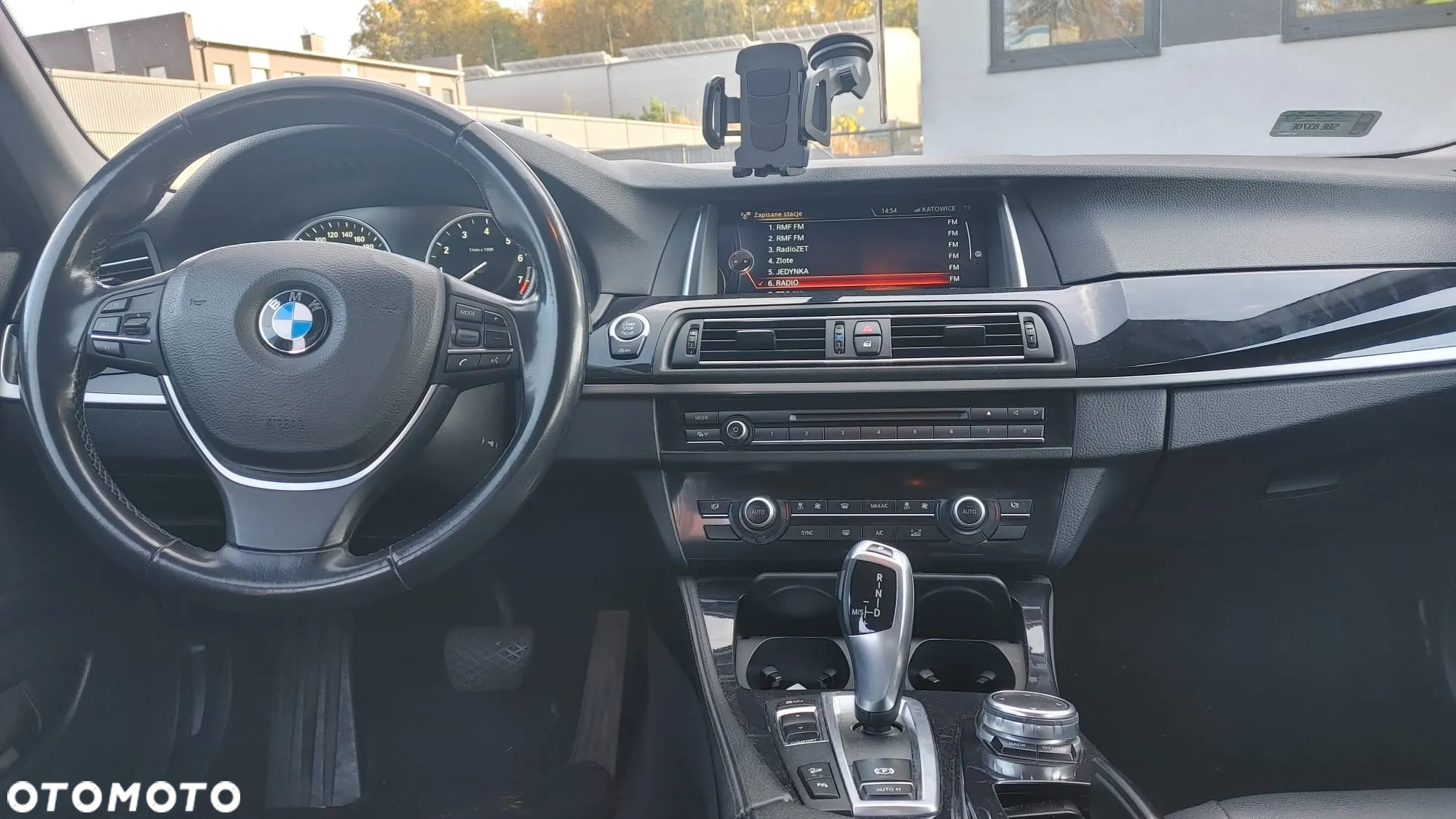BMW Seria 5 528i xDrive - 6