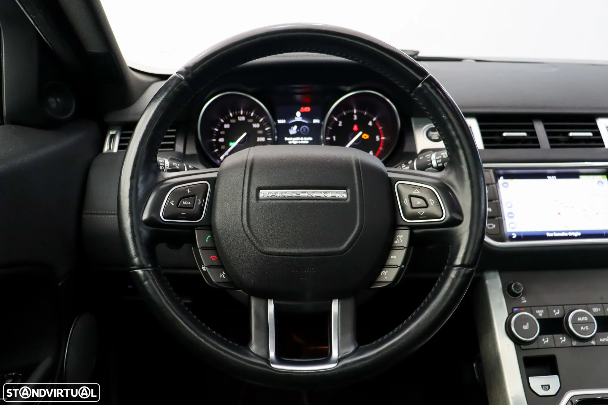 Land Rover Range Rover Evoque 2.0 D150 AWD R-Dynamic HSE Auto - 30
