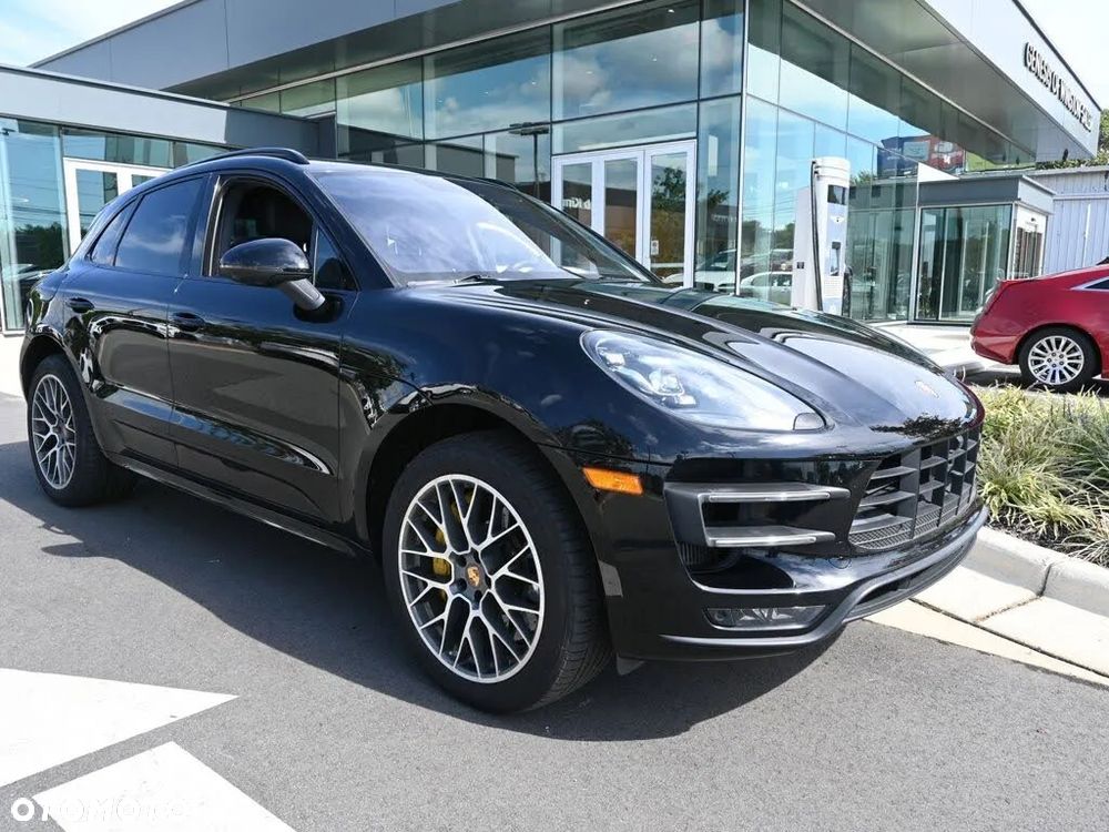 Porsche Macan Turbo - 1