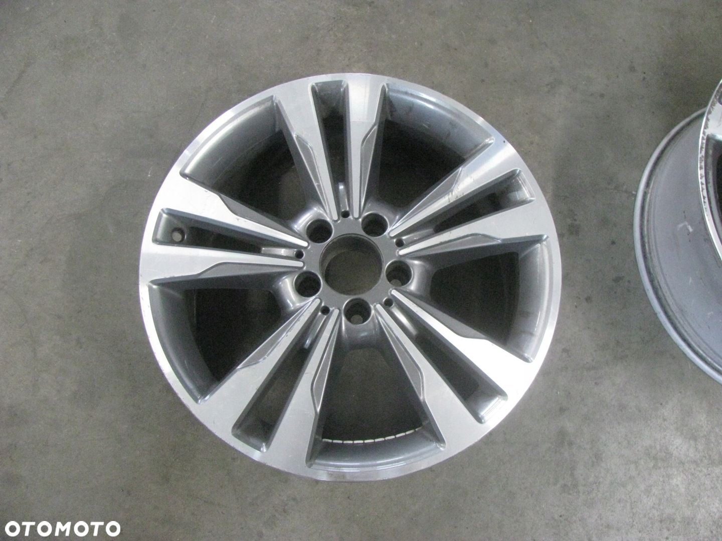 Felga aluminiowa Mercedes-Benz OE E klasa 8.5" x 17" 5x112 ET 48 - 1