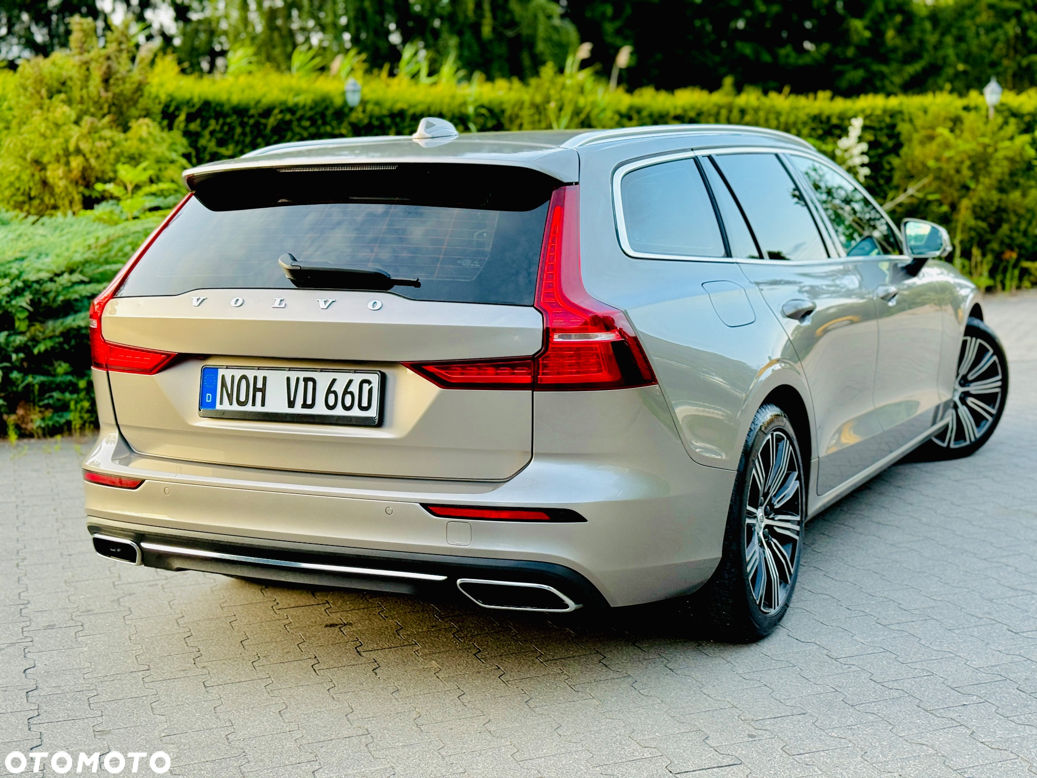Volvo V60 D4 Inscription - 4