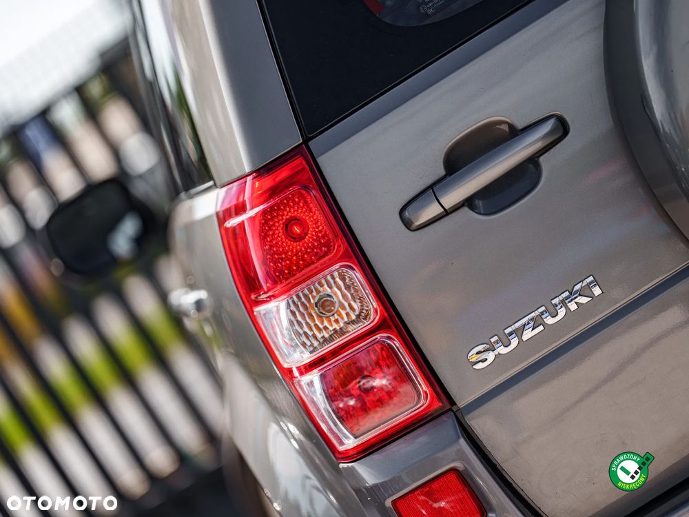 Suzuki Grand Vitara 2.0 Comfort + Family - 10