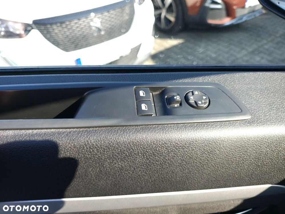 Opel Vivaro - 12