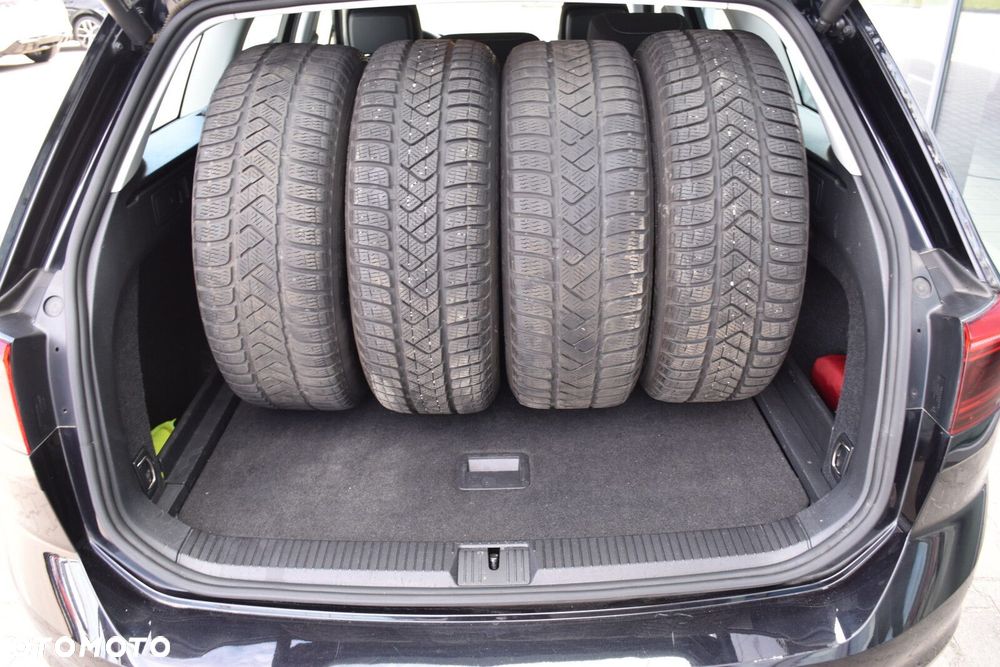 Volkswagen Passat - 39