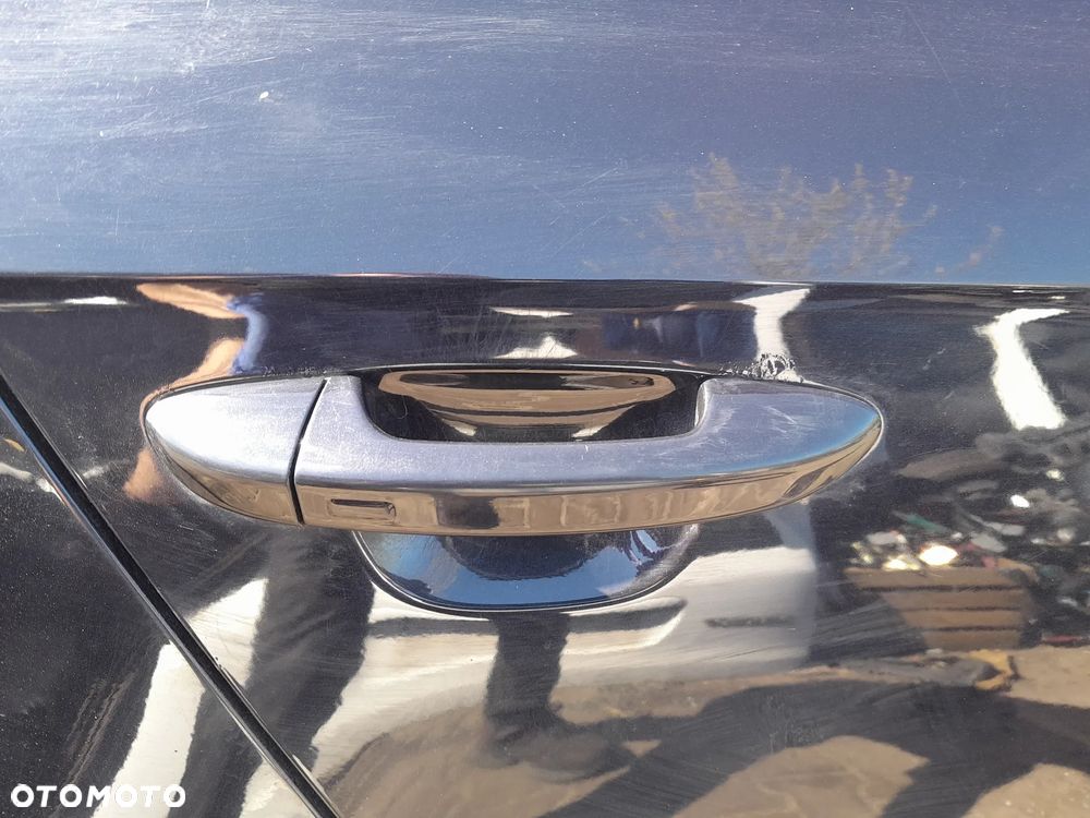 Drzwi tylne prawe VW Passat B7 sedan LC9X - 4