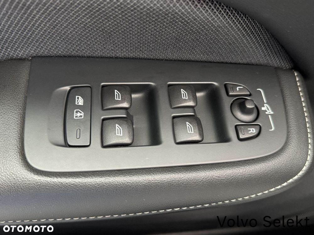 Volvo S60 B5 B AWD Ultimate Dark - 10