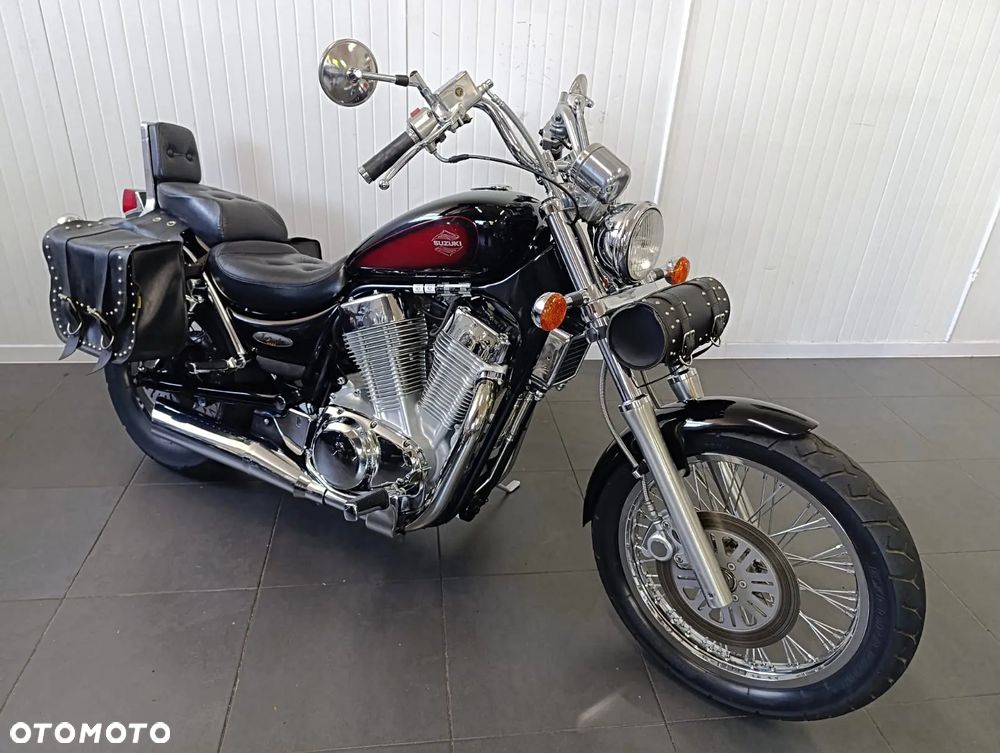 Suzuki Intruder - 1