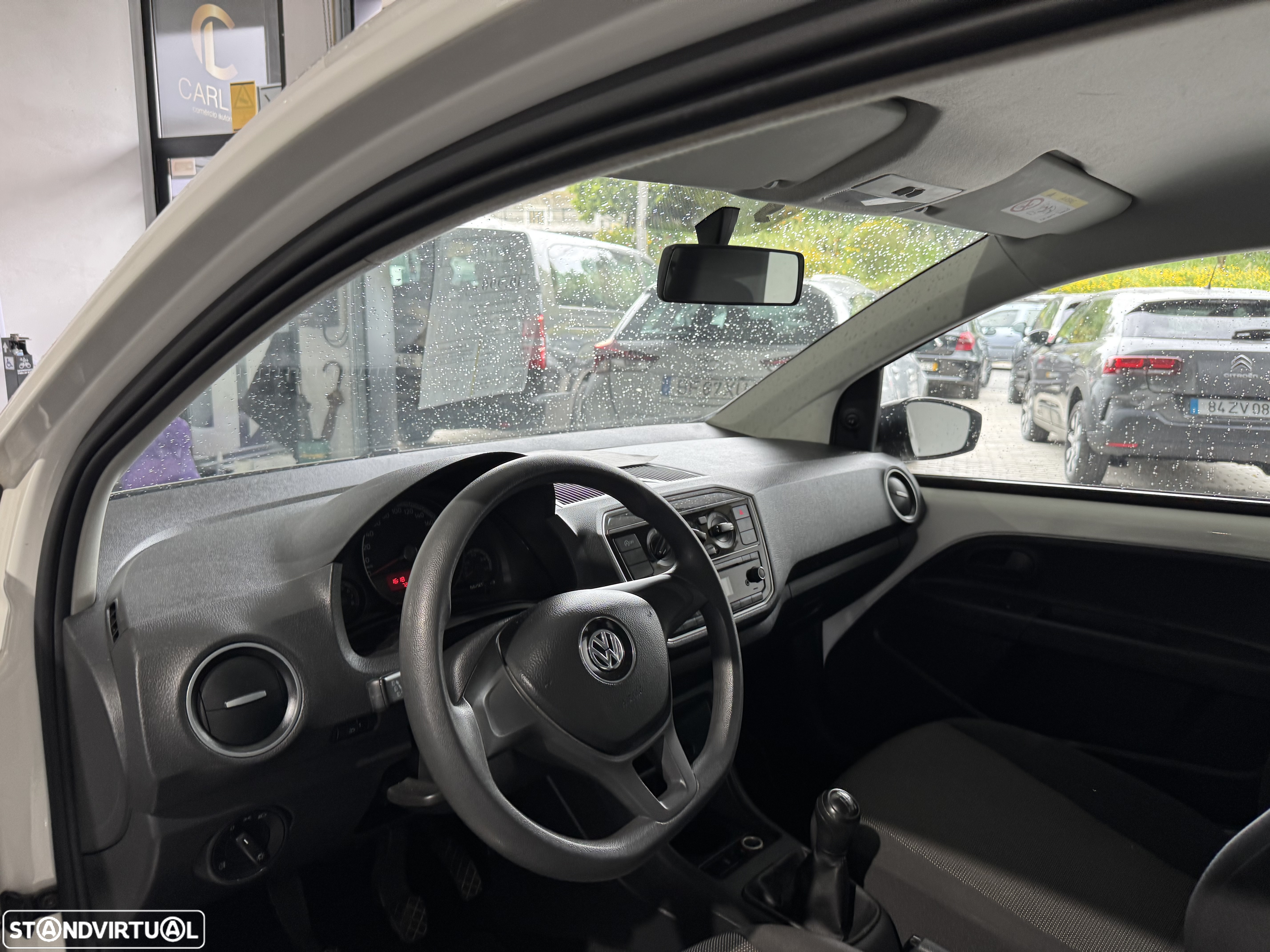 VW Up! Active - 11