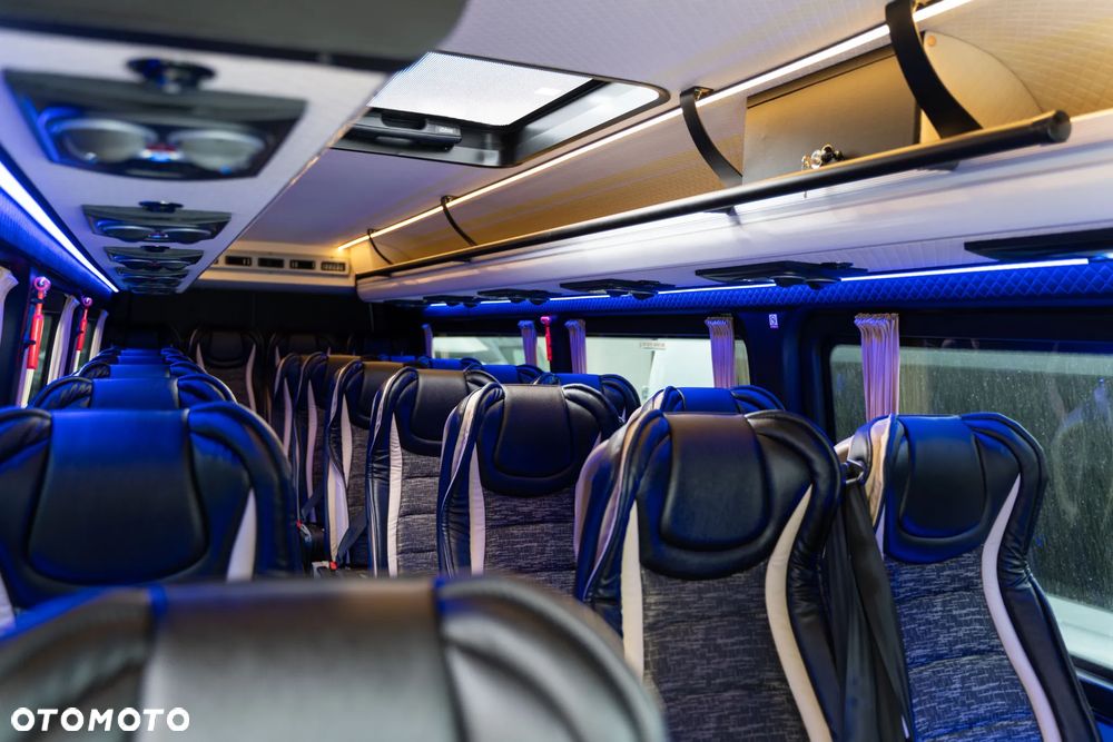 Mercedes-Benz Sprinter 519 - 12