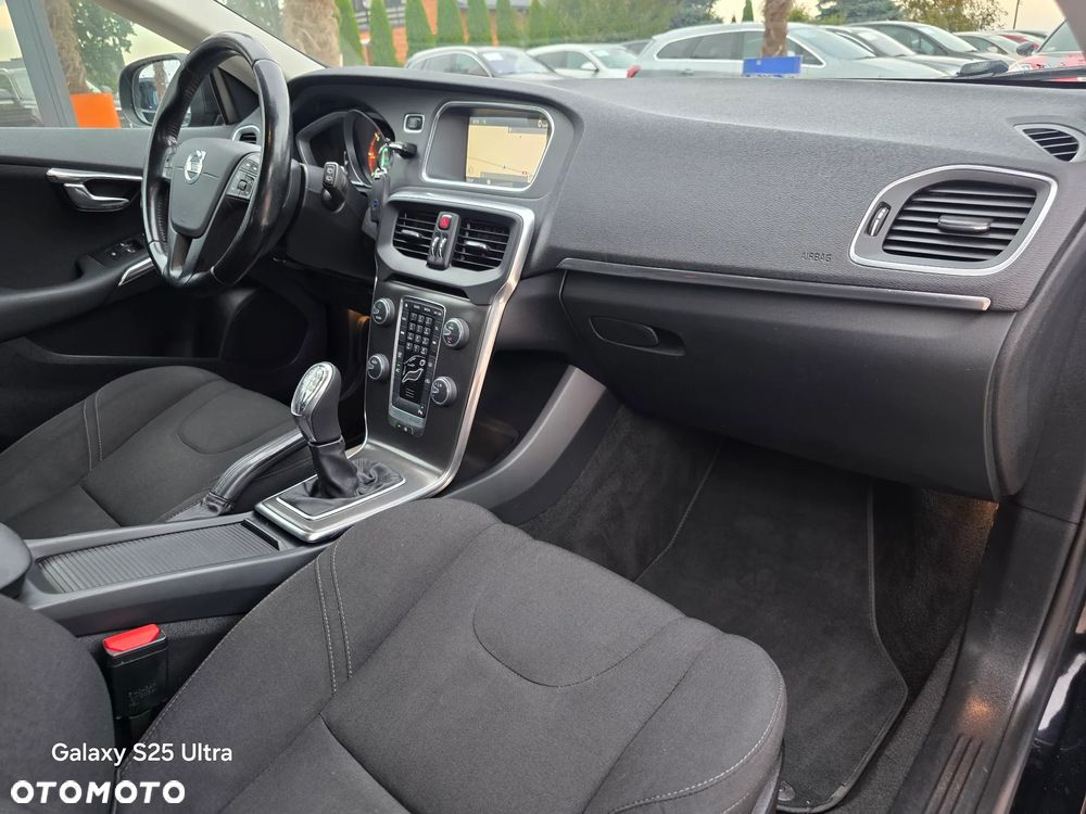 Volvo V40 D2 Momentum - 31