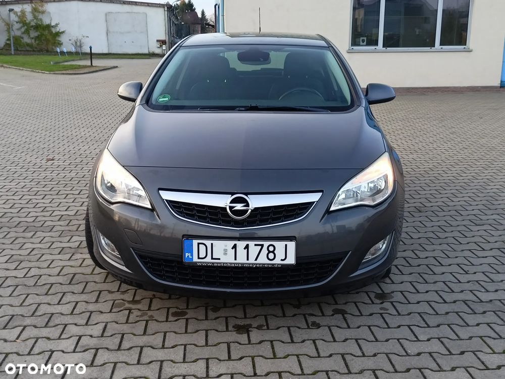 Opel Astra 1.4 Turbo 150 Jahre - 7