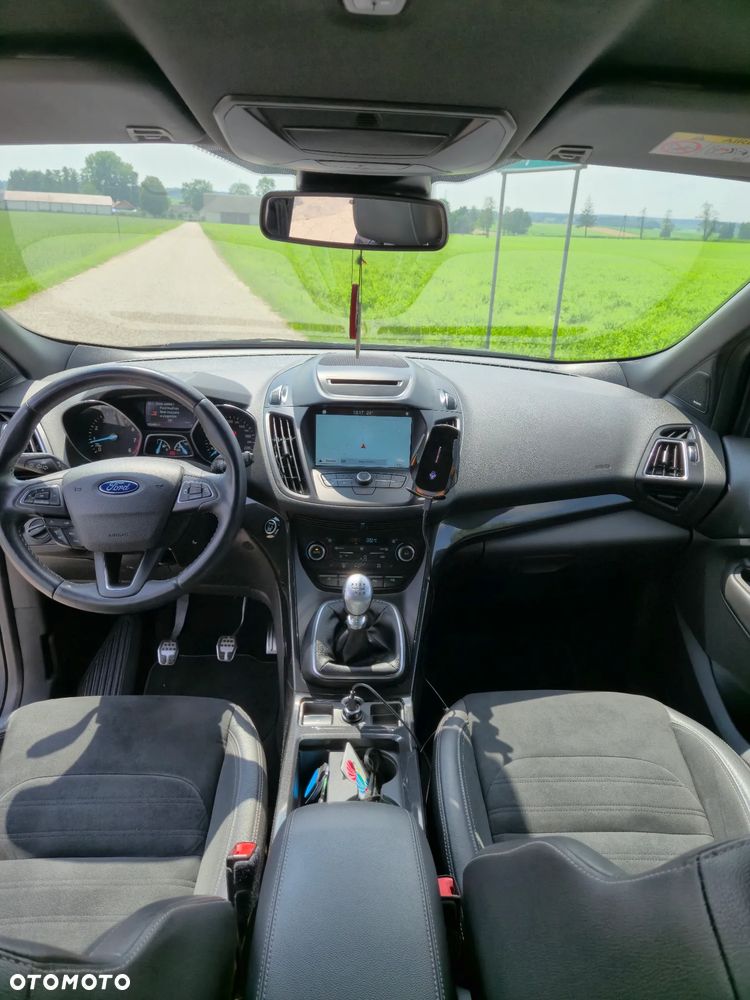 Ford Kuga 1.5 EcoBoost 2x4 ST-Line - 16