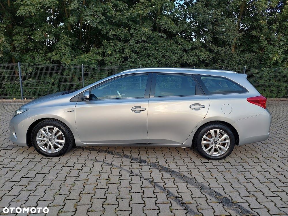 Toyota Auris 1.8 HSD Sol - 6