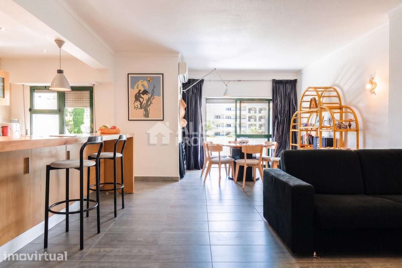Bonito apartamento T2 recentemente remodelado no centro de Albufeira p - Grande imagem: 2/16