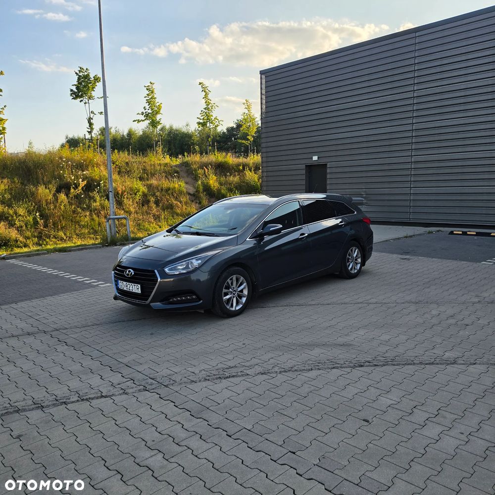 Hyundai i40 1.7 CRDi Comfort DCT - 1