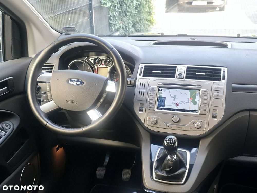 Ford Kuga - 12