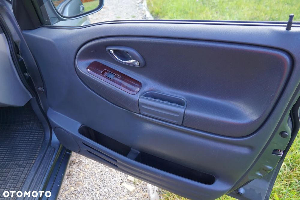 Suzuki Grand Vitara 2.0 HDi - 13