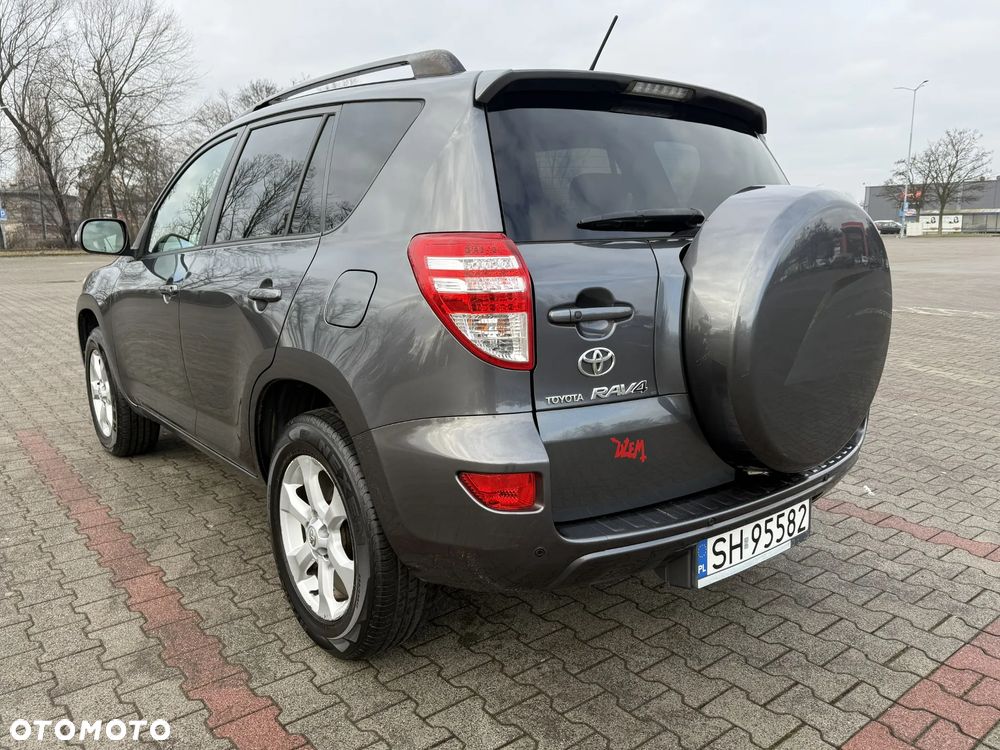 Toyota RAV4 - 4