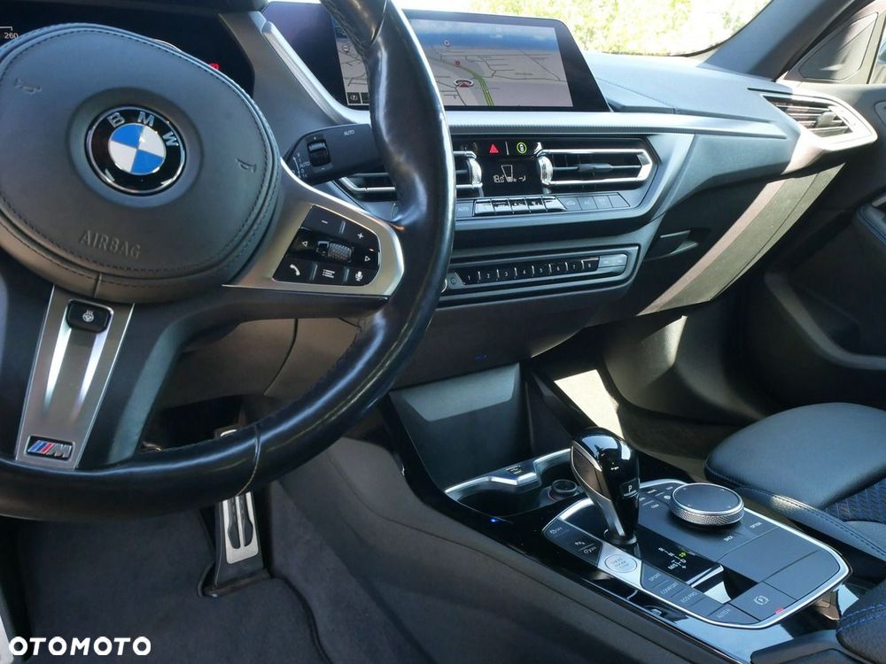 BMW Seria 2 218i M Sport - 9