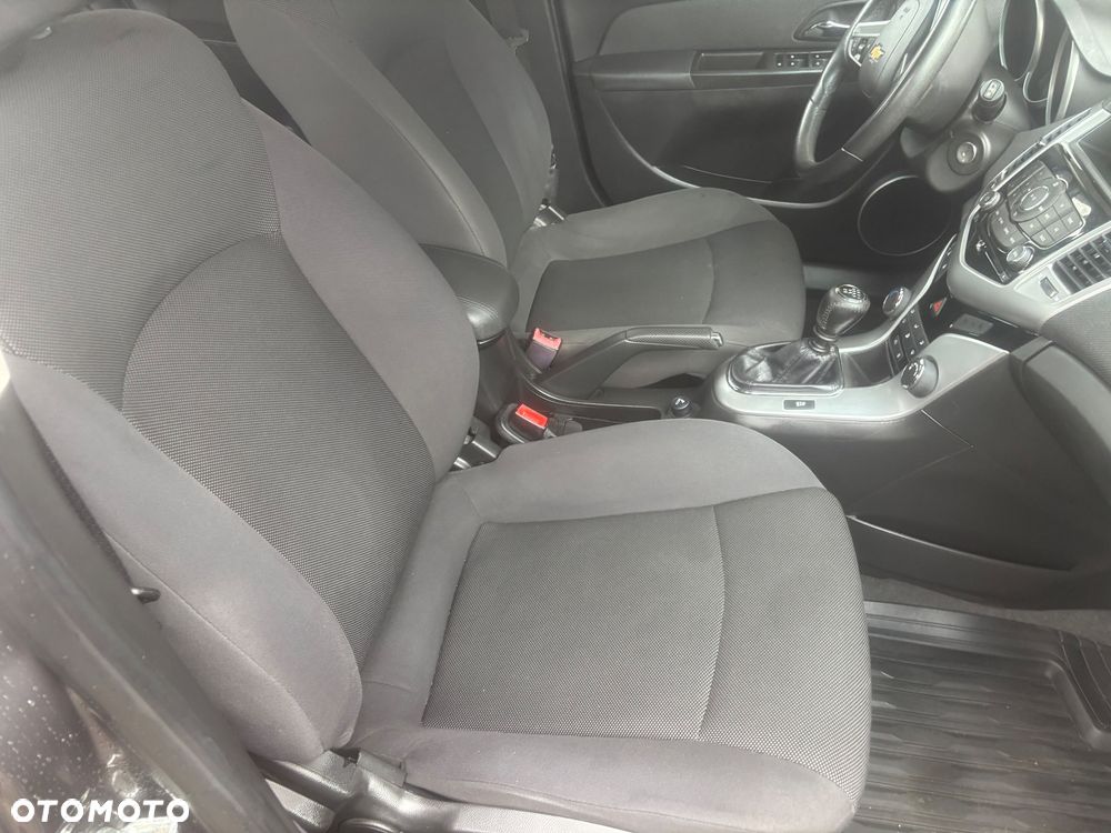 Chevrolet Cruze 1.6 LT - 24