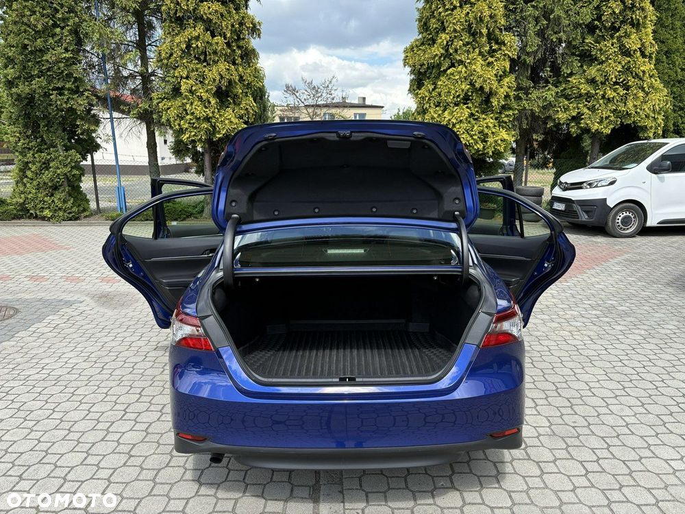 Toyota Camry - 14