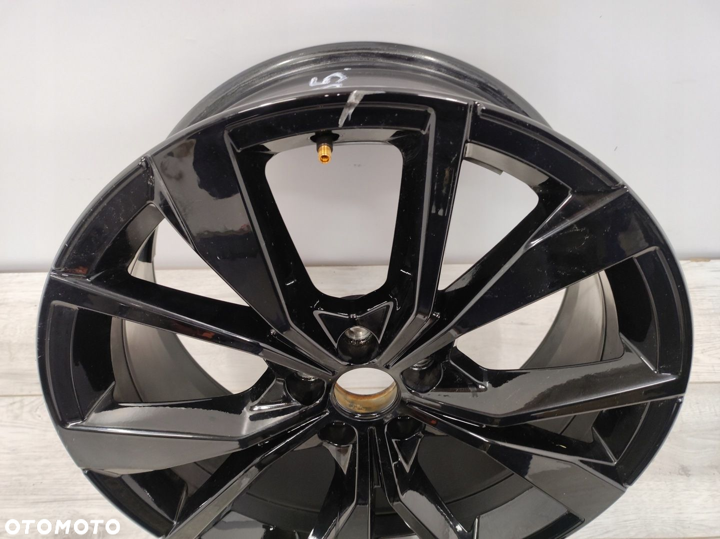 FELGA VW TAIGO T-CROSS 7x18 ET 39 2G7601025F 2G7601025C - 2