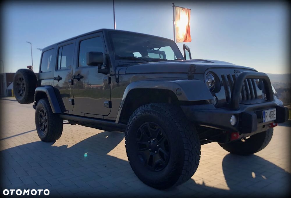 Jeep Wrangler 3.6 Unlim Sahara - 11