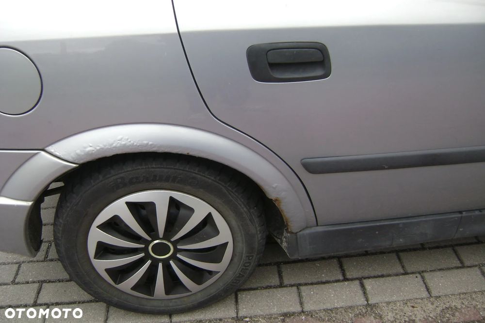 Opel Astra 1.6 - 8
