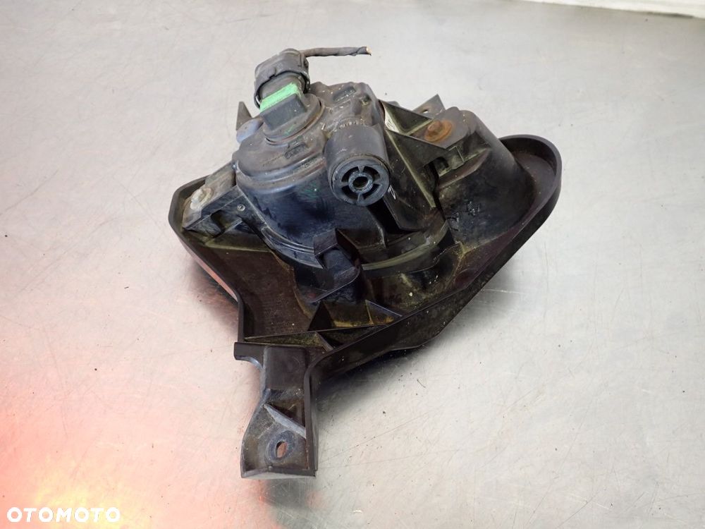 HALOGEN PRAWY BMW E87 - 4