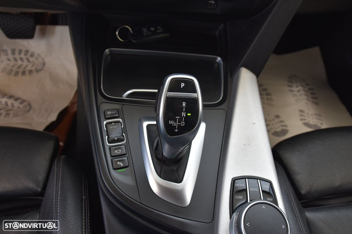 BMW 320 d Touring xDrive Pack M Auto - 13