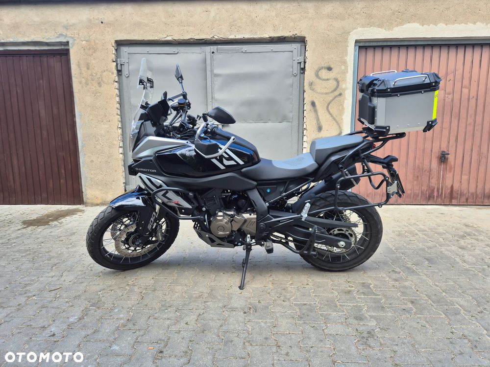 QJMOTOR SRT 600SX - 3