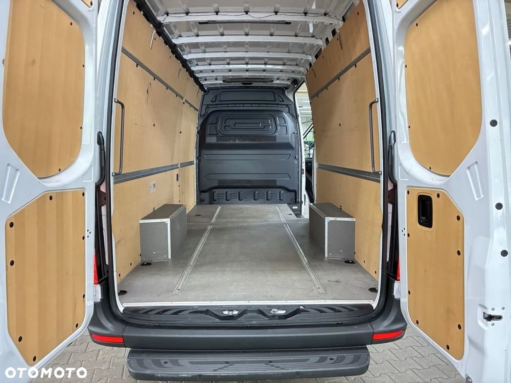 Mercedes-Benz Sprinter - 23