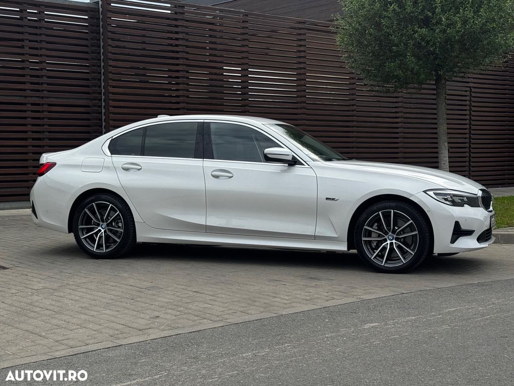 BMW Seria 3 330e Aut. Luxury Line - 9
