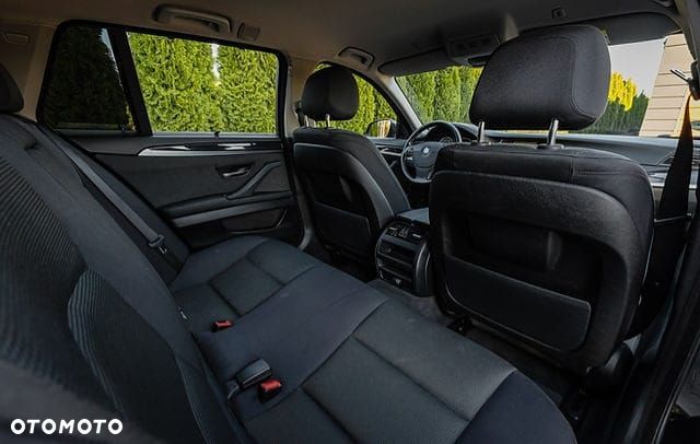 BMW Seria 5 525d - 30