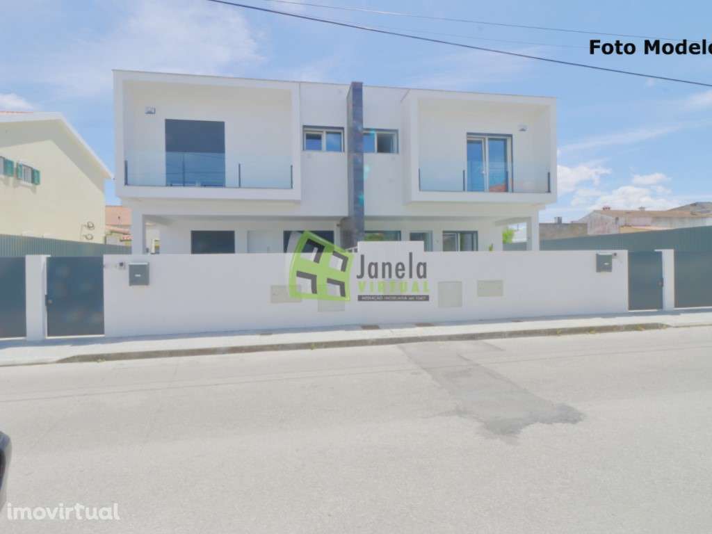 Moradia Geminada T4 com Piscina - Fernão Ferro - Grande imagem: 2/5