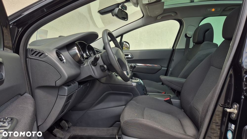Peugeot 5008 2.0 HDi Premium + - 7