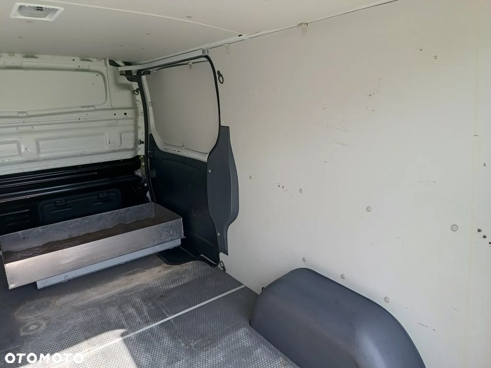 Renault Trafic L2H1 1.6 diesel 140kM 2014rok WEBASTO, CZUJNIKI PARKOWANIA, HAK, BAGAŻNIK DACHOWY, drzwi przesuwne z obu stron, stan BDB, BEZWPADKOWY! - 23
