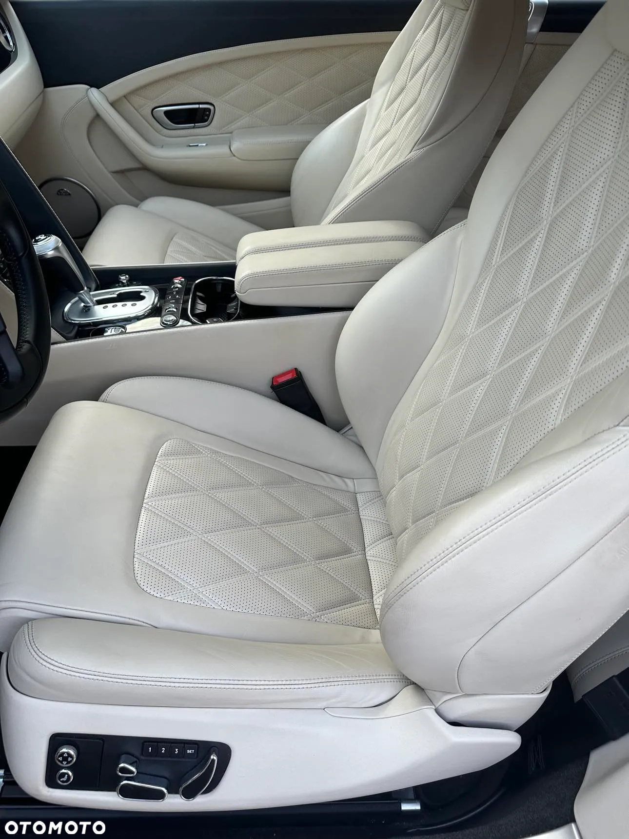 Bentley Continental GT W12 - 4