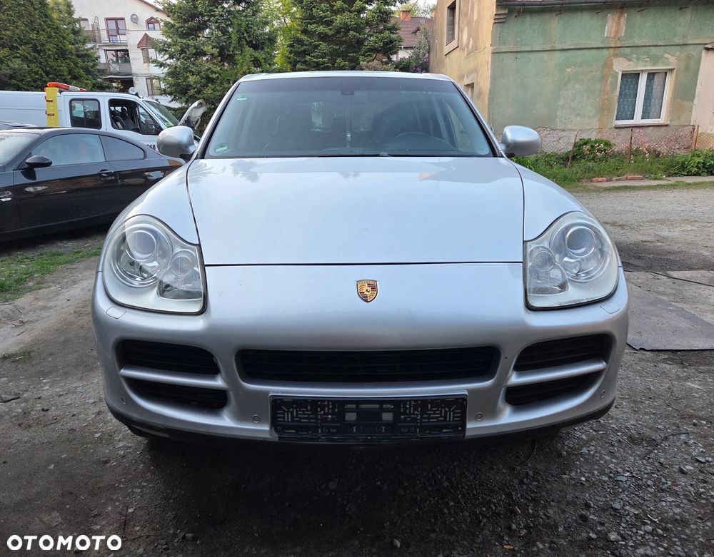 Porsche Cayenne - 2