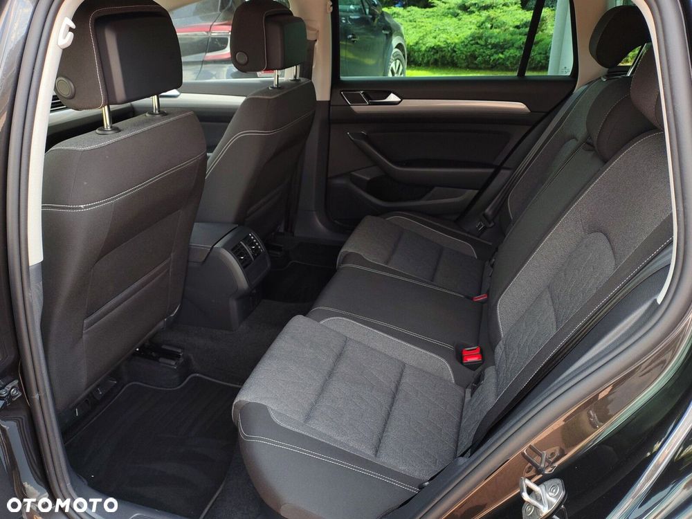 Volkswagen Passat - 15