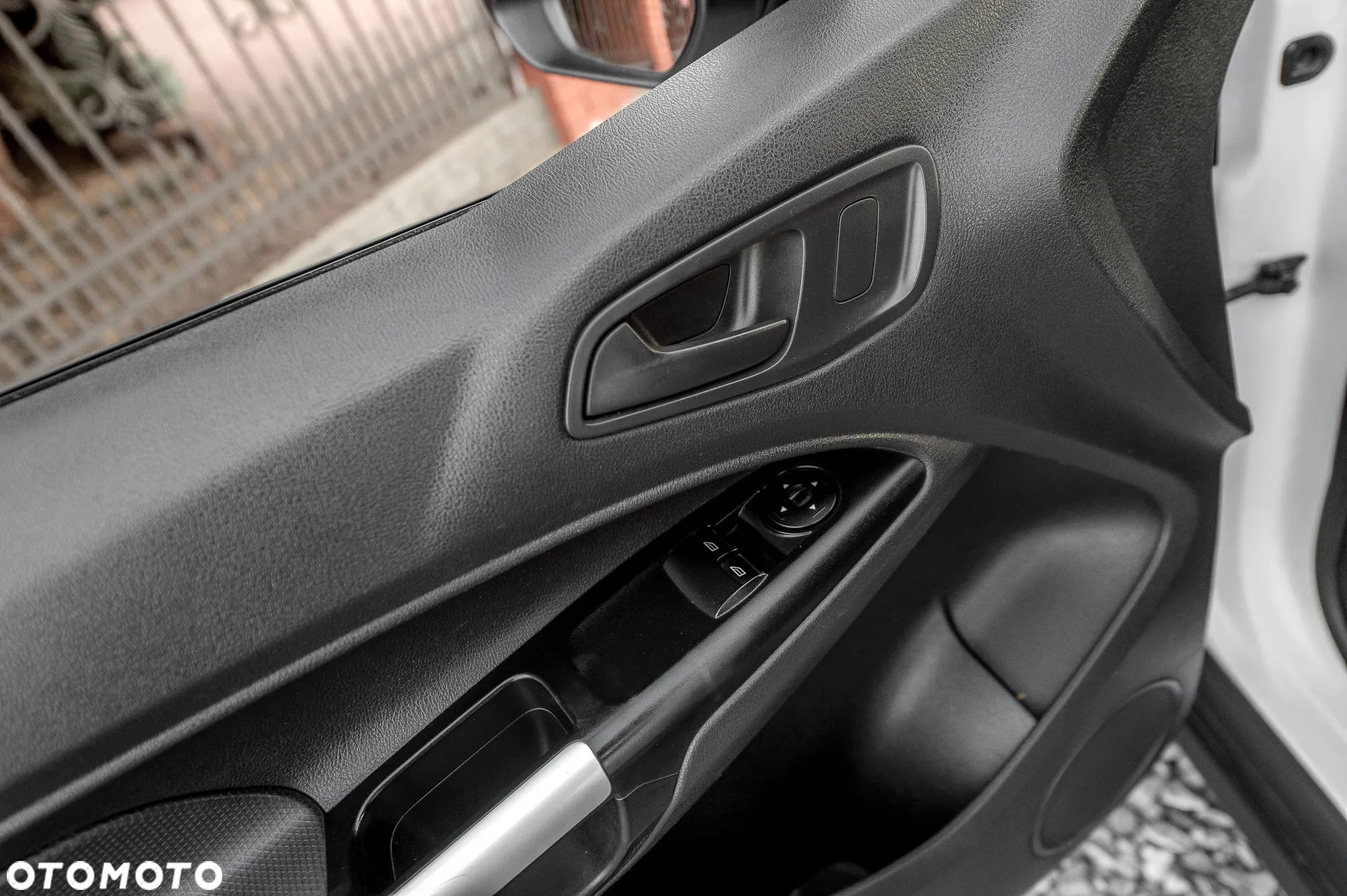 Ford Tourneo Connect 1.5 TDCi Start-Stop Titanium - 21
